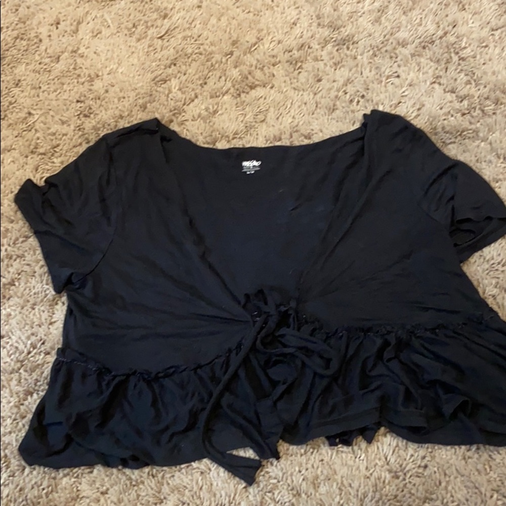 Cute black shirt